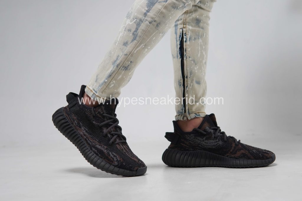 Sepatu ADIDAS YEEZY