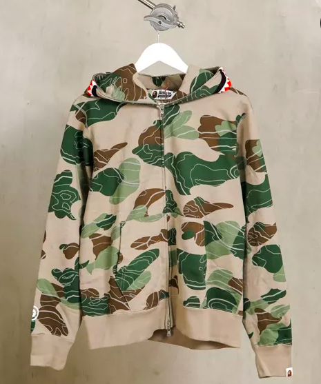 ( Source : Jaket BAPE/Doc.Pribadi Hypesneaker.id )