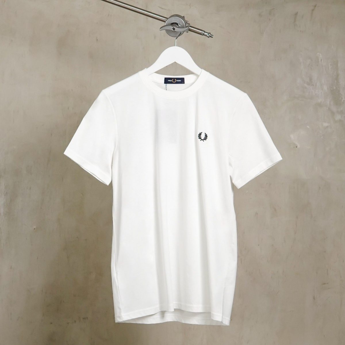 FRED PERRY WHITE TSHRIT