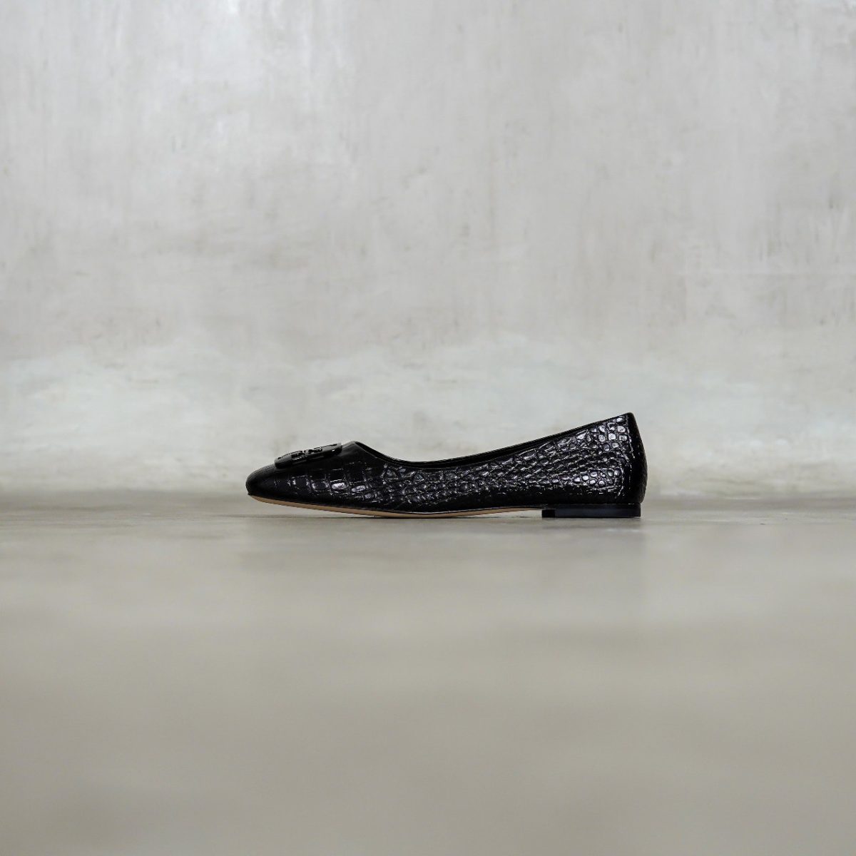 TORY BURCH BLACK FLAT SHOES