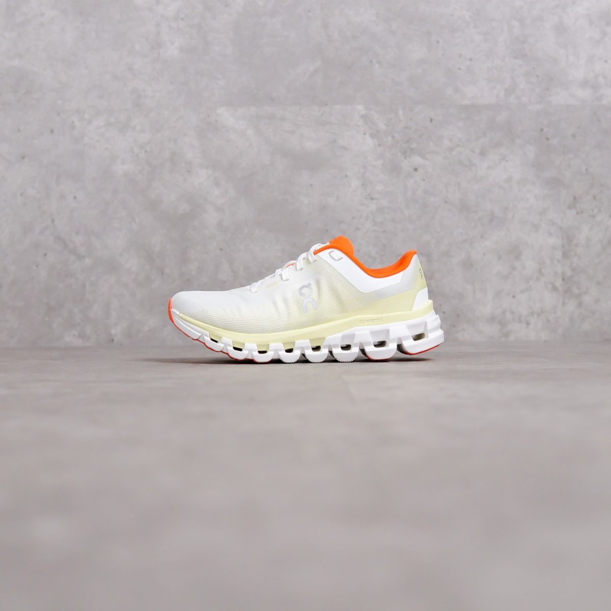 ON CLOUD WHITE SNEAKER