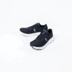 ON CLOUD BLACK SNEAKER