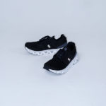 ON CLOUD BLACK SNEAKER