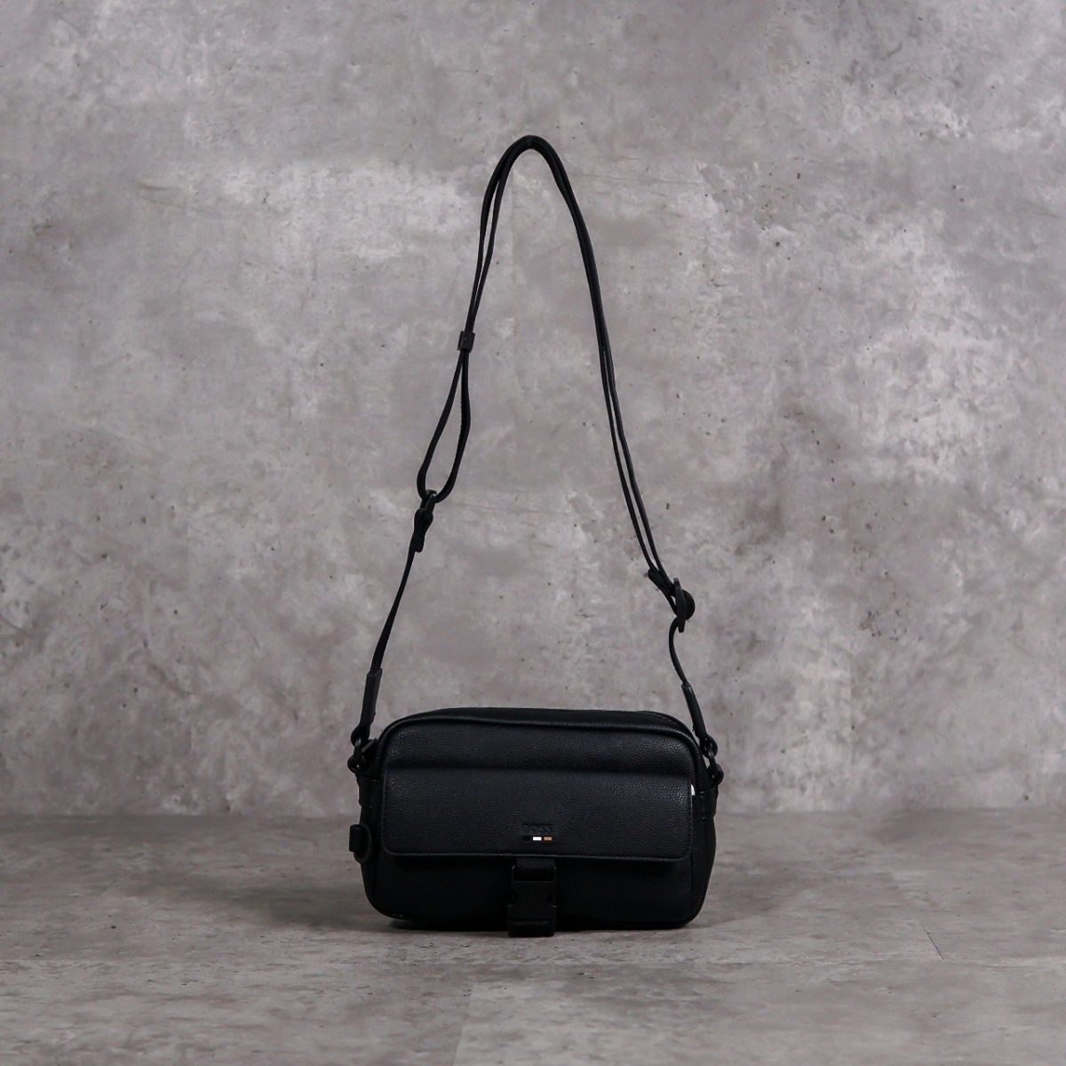 HUGO BOSS BLACK SHOULDE BAG