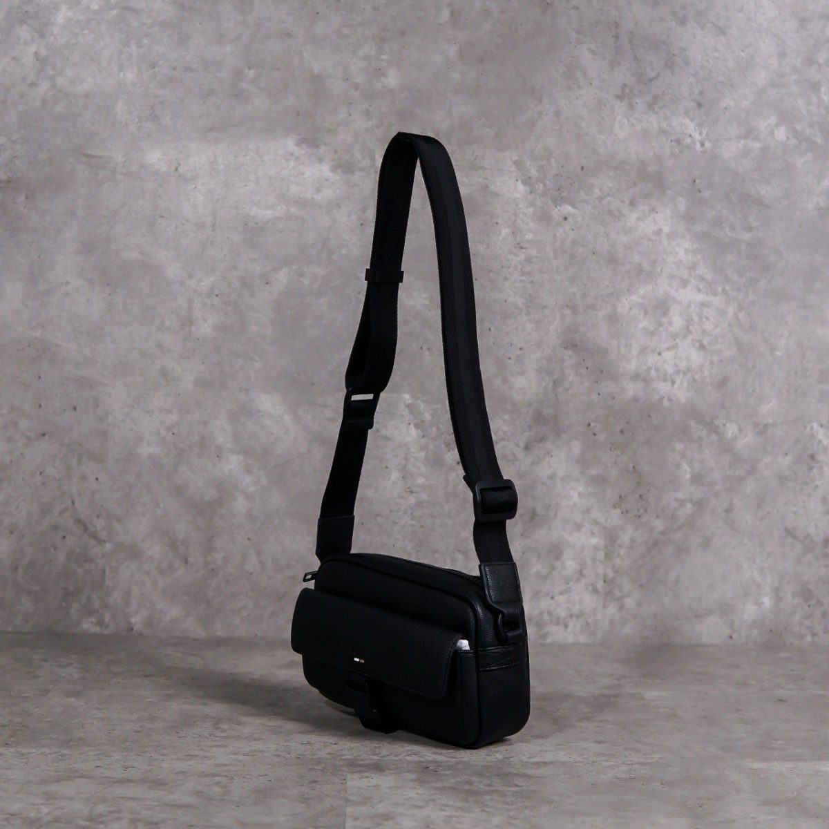 HUGO BOSS BLACK SHOULDE BAG