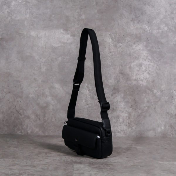 HUGO BOSS BLACK SHOULDE BAG