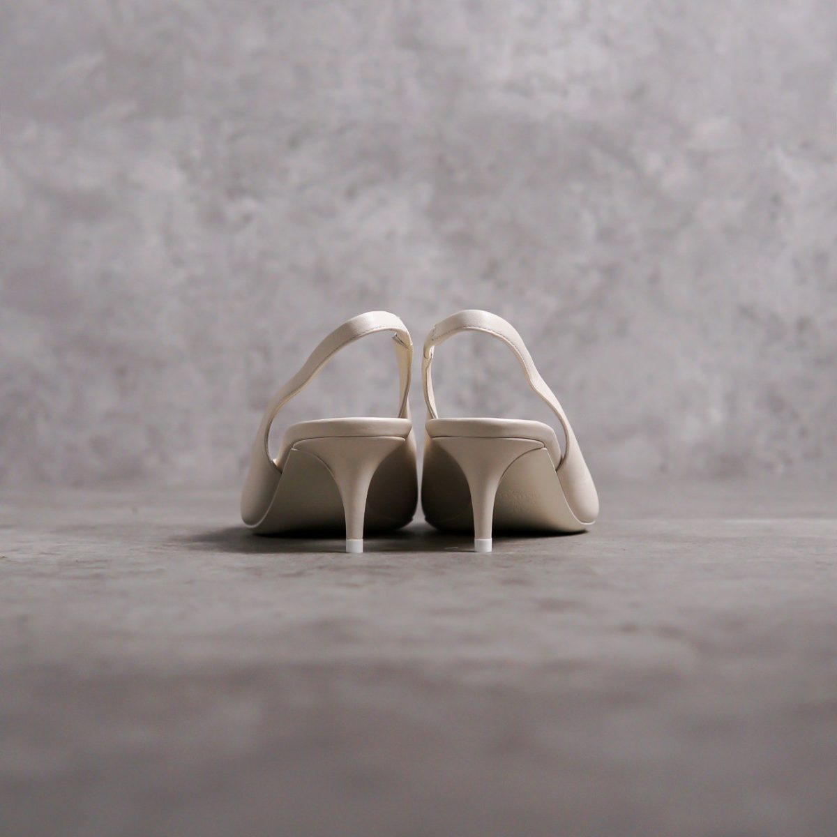 VALENTINO IVORY HEELS STRAP