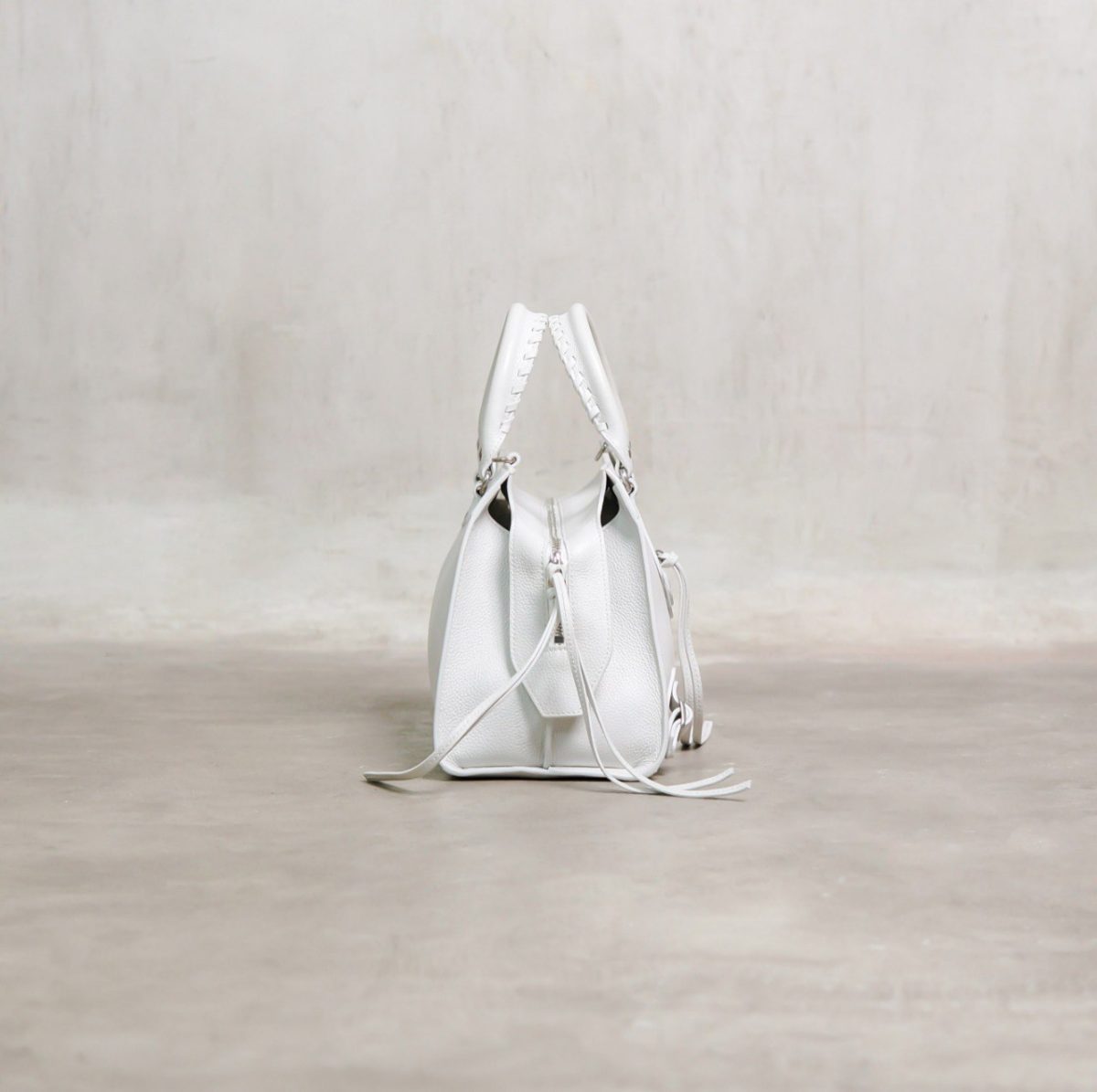 BALENCIAGA WHITE SHOULDER BAG