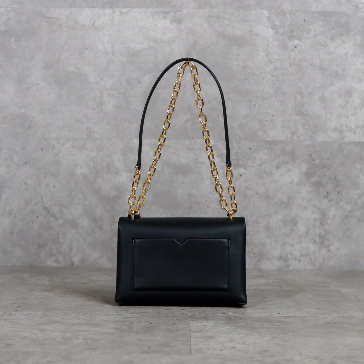 MICHAEL KORS BLACK SHLOULDER BAG