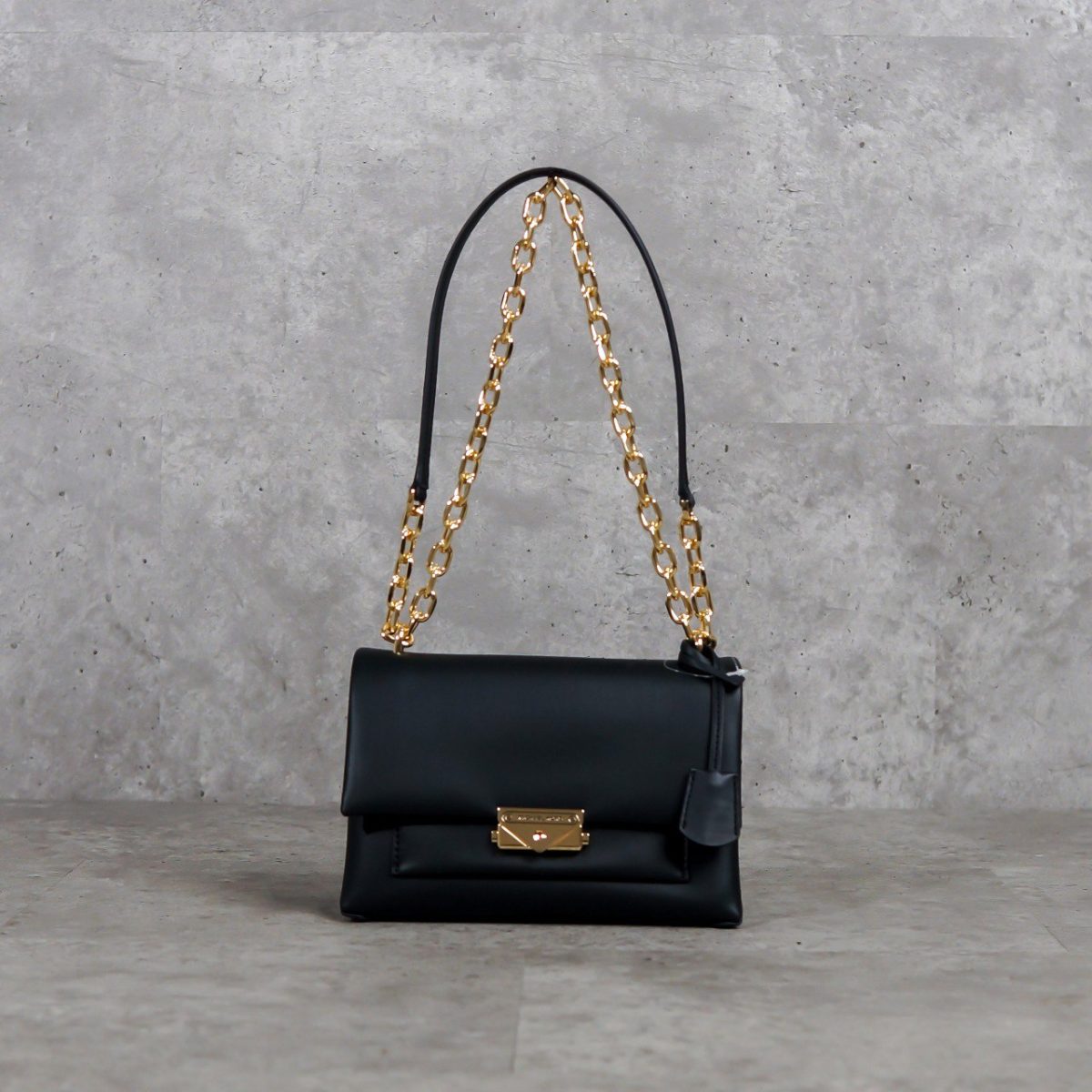 MICHAEL KORS BLACK SHLOULDER BAG