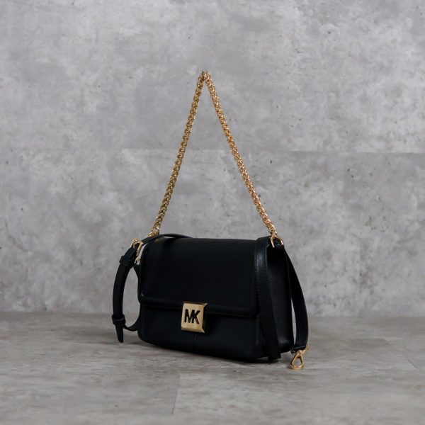 MICHAEL KORS BLACK SHLOULDER BAG