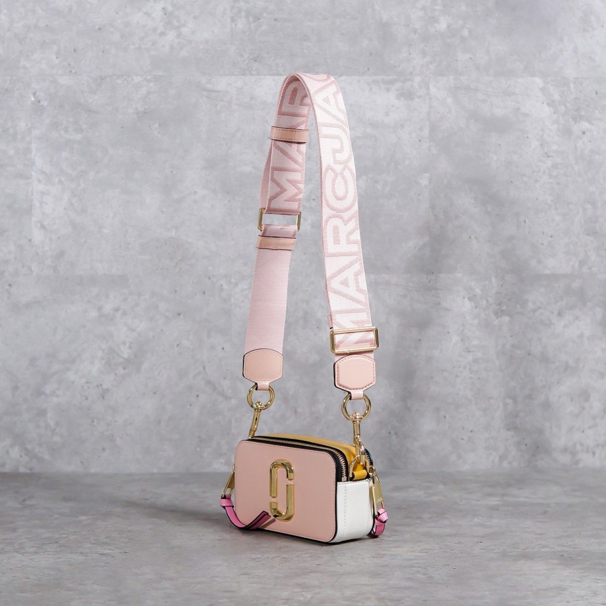 MARC JACOBS BABY PINK TAS