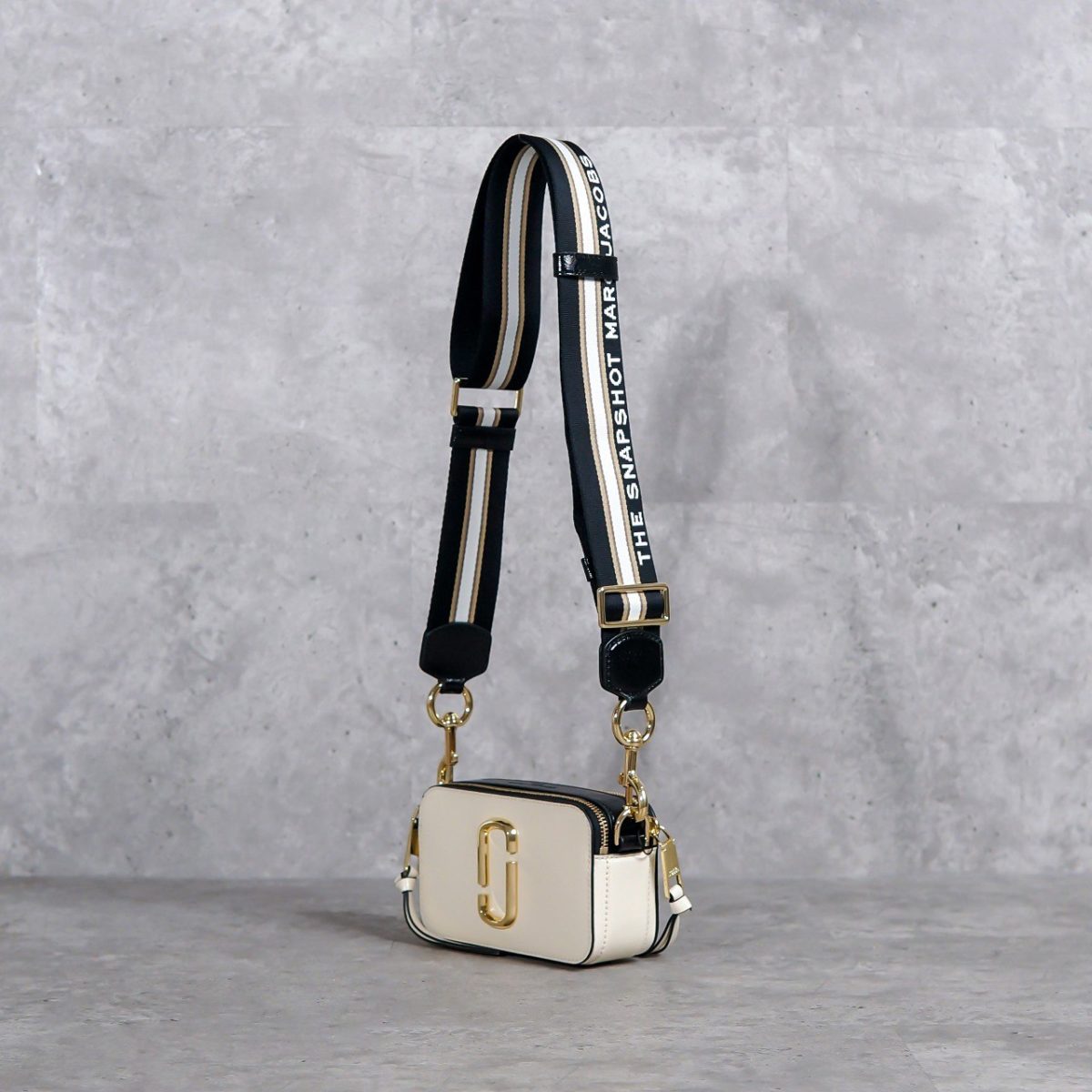 MARC JACOBS CREAM TAS