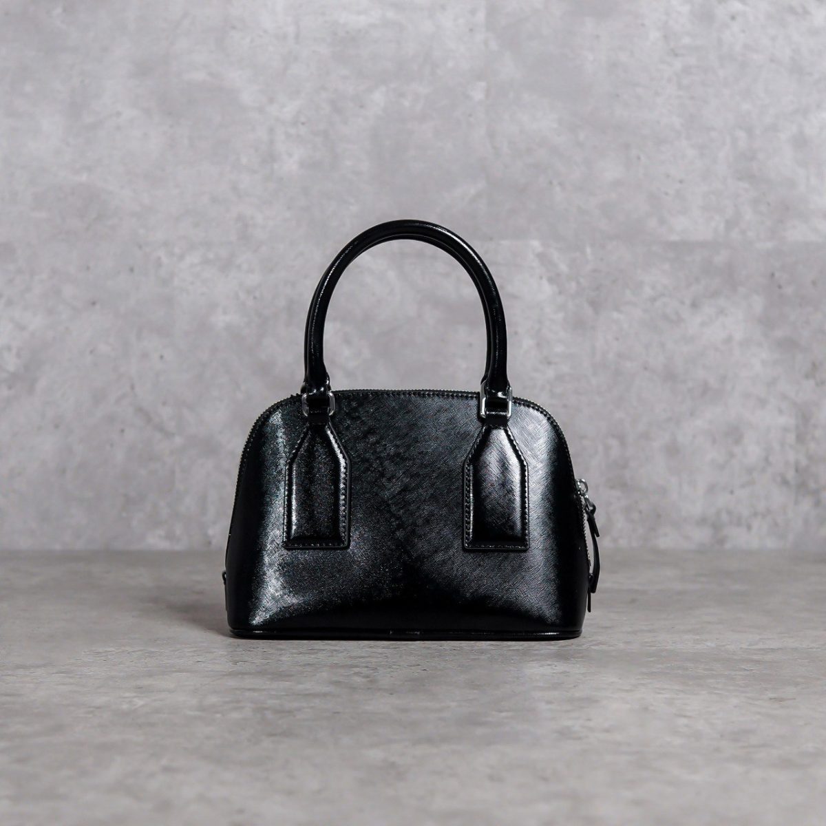 MARC JACOBS BLACK TAS