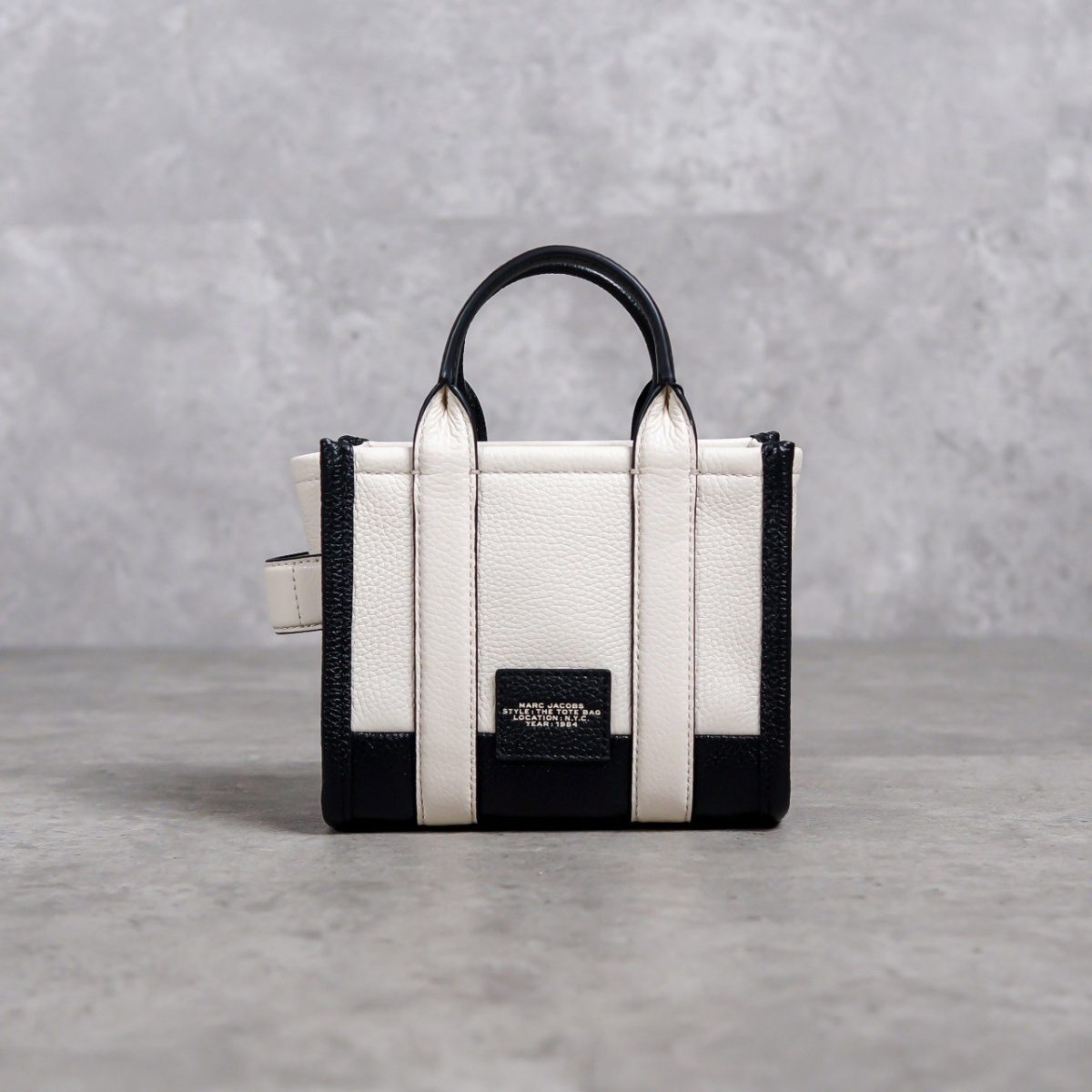 MARC JACOBS WHITE TAS