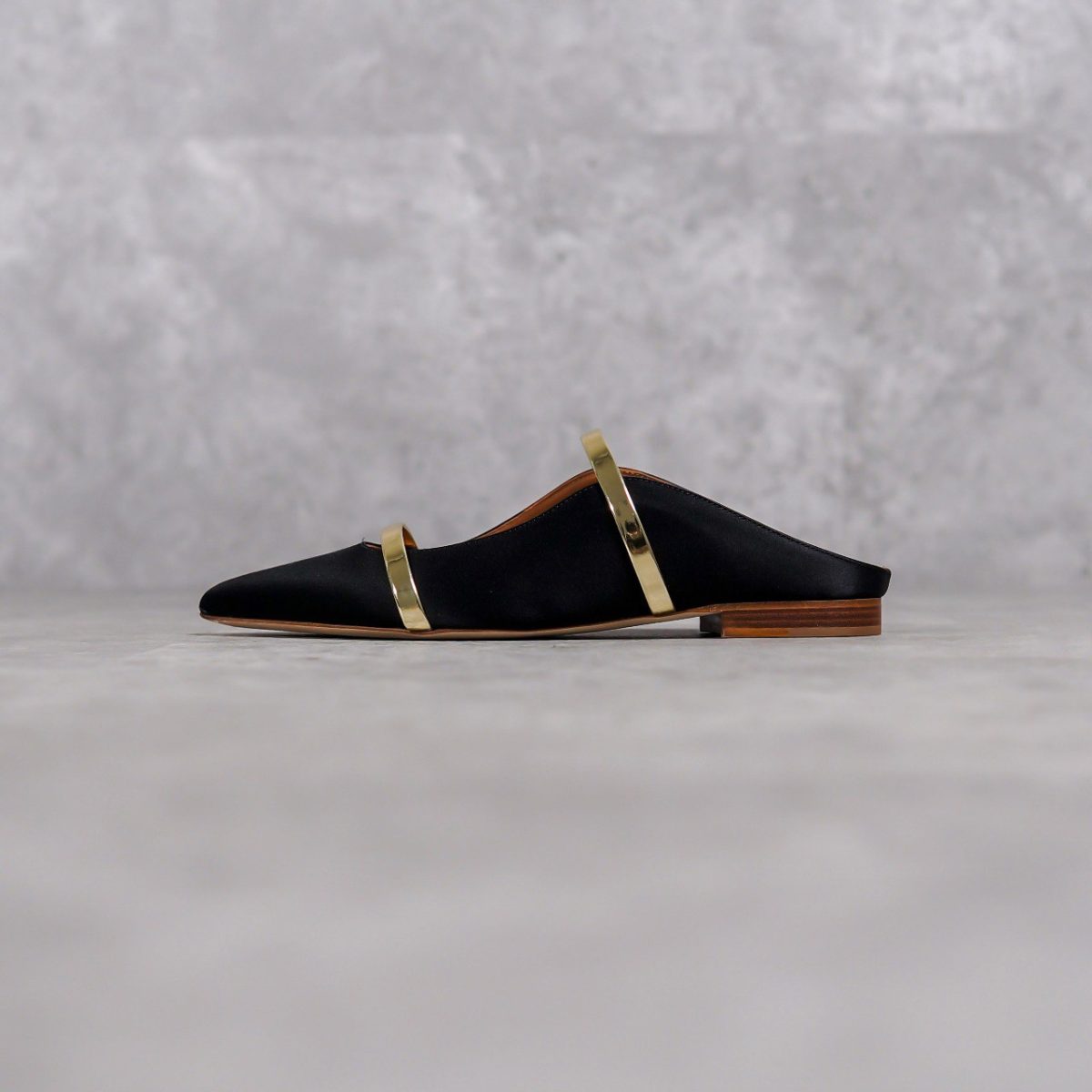 MALONE GOLD BLACK SEPATU