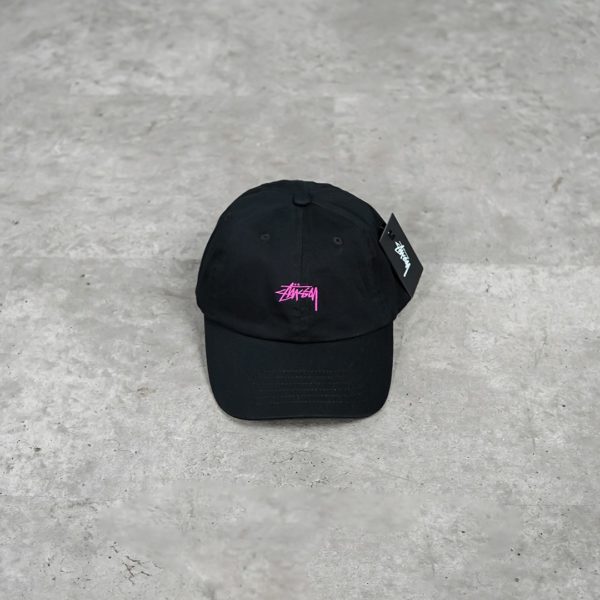 STUSSY FUCHSIA BLACK TOPI