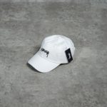 STUSSY WHITE TOPI