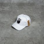 STUSSY WHITE TOPI