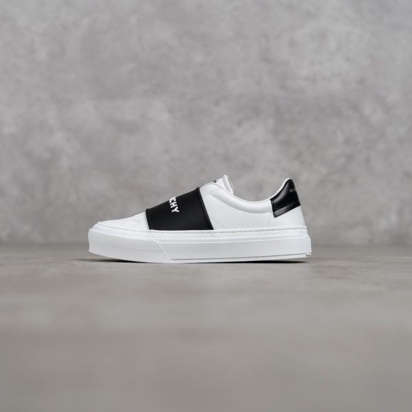 GIVENCHY WHITE SEPATU