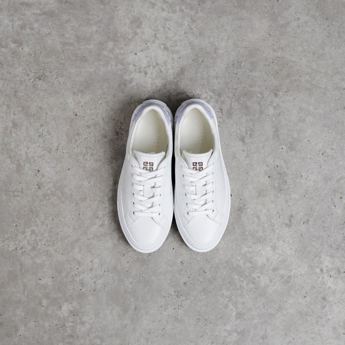 GIVENCHY WHITE SEPATU