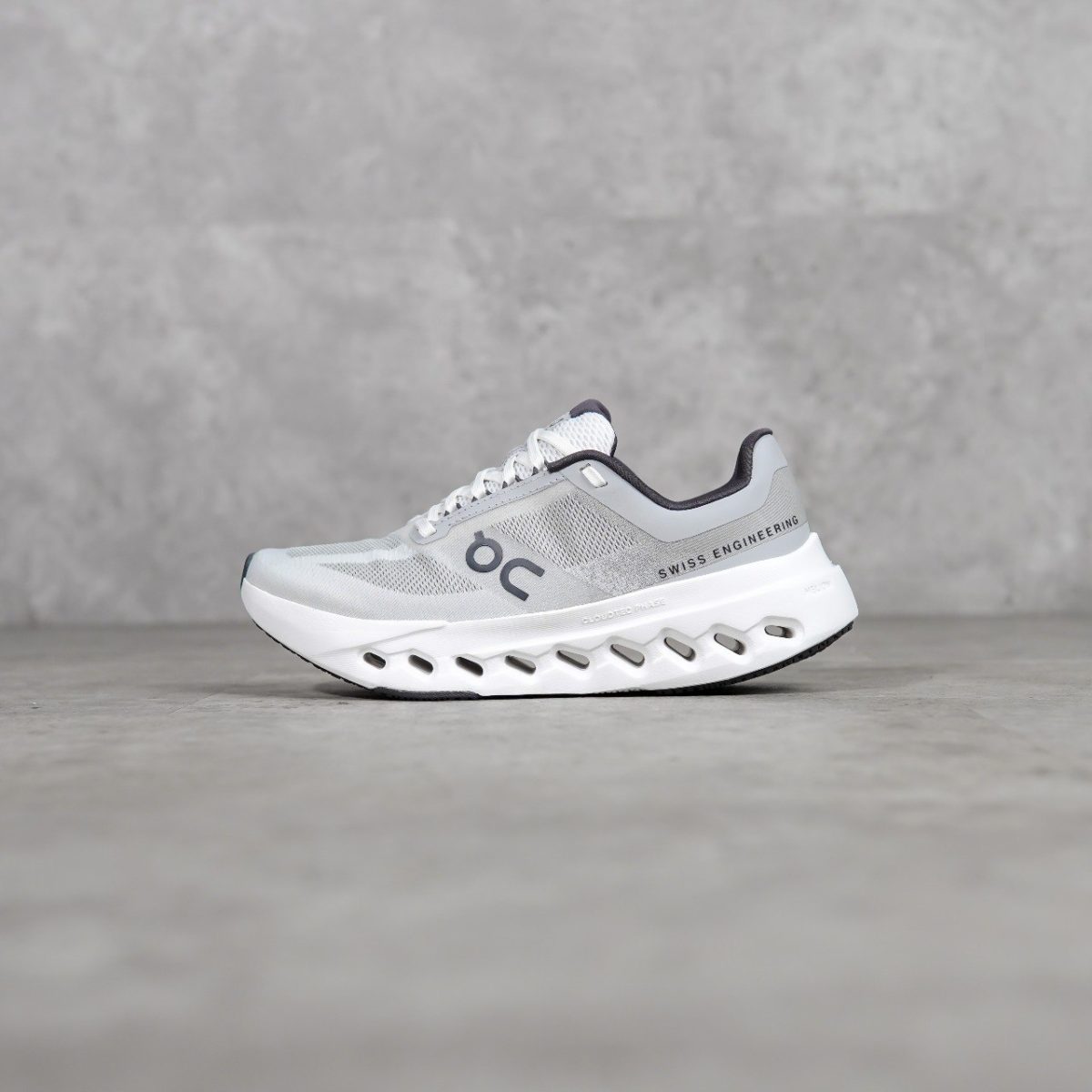 ON CLOUD WHITE SEPATU