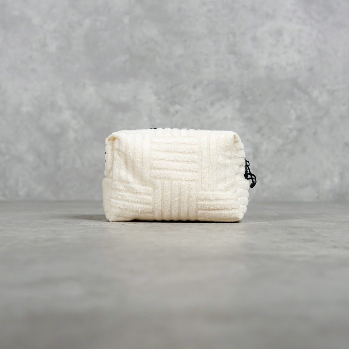 GENTLE WOMAN WHITE POUCH