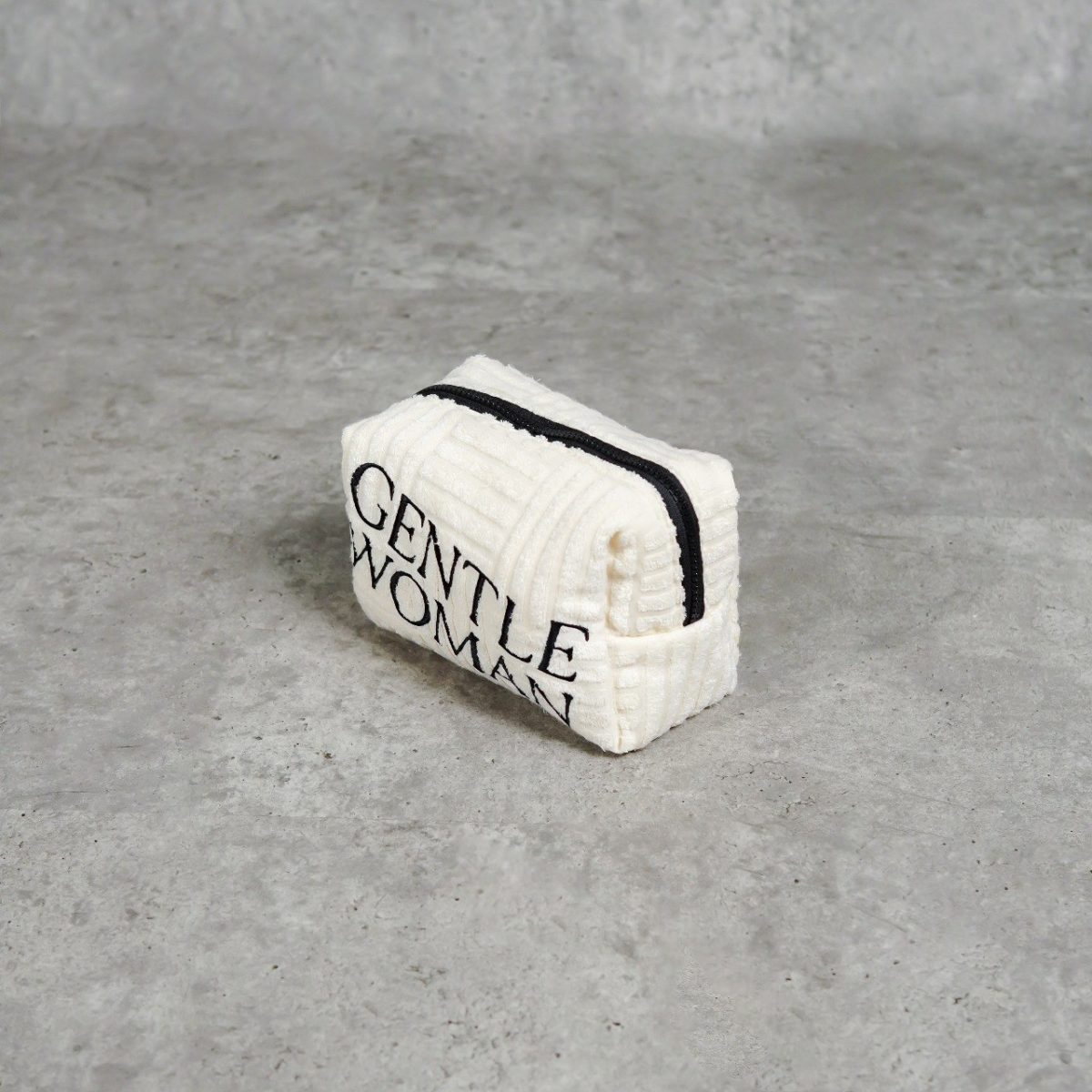 GENTLE WOMAN WHITE POUCH