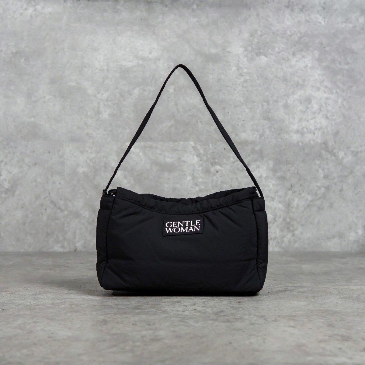 GENTLE WOMAN BLACK TAS