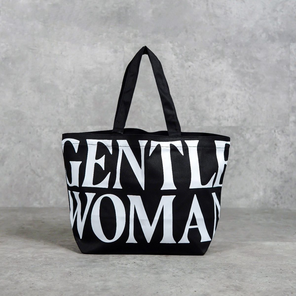 GENTLE WOMAN BLACK TAS