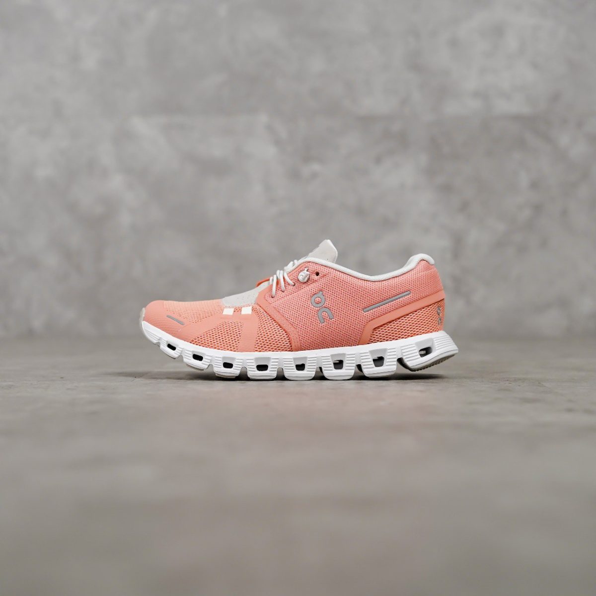 ON CLOUD PINK SNEAKER