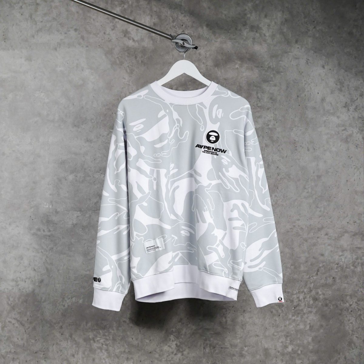 AAPE WHITE SWEATSHIRT