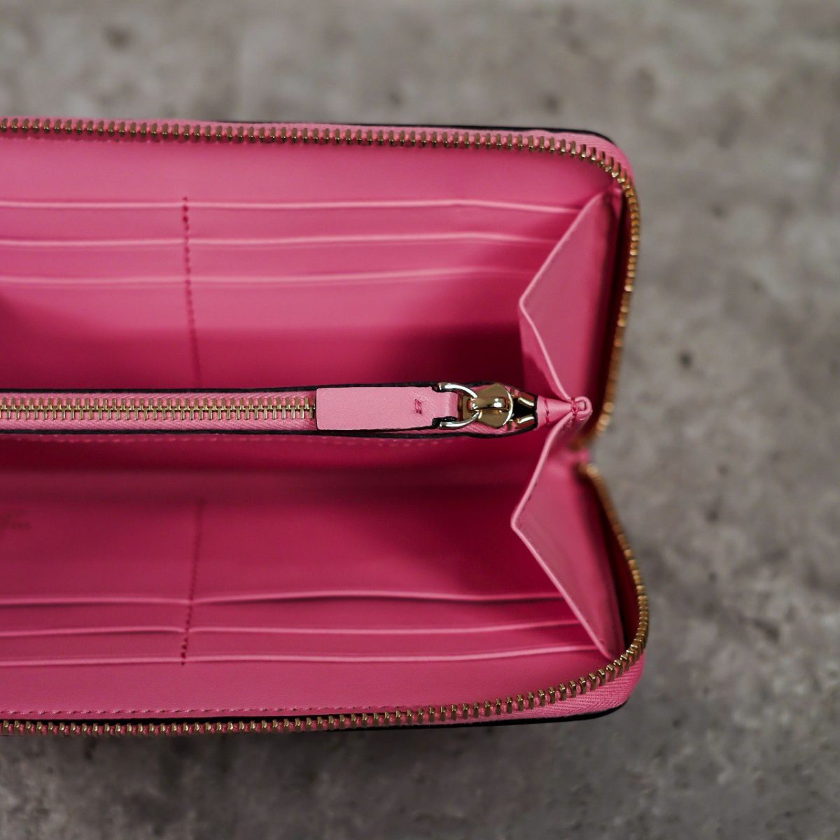 VALENTINO PINK WALLET