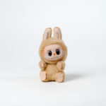 LABUBU HAVE A SEAT BABA / BEIGE