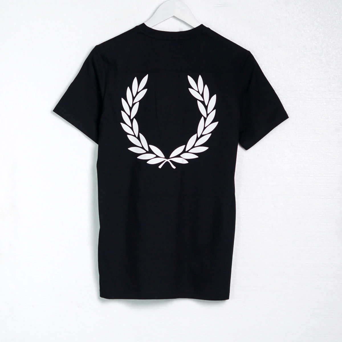 FRED PERRY BLACK TSHIRT