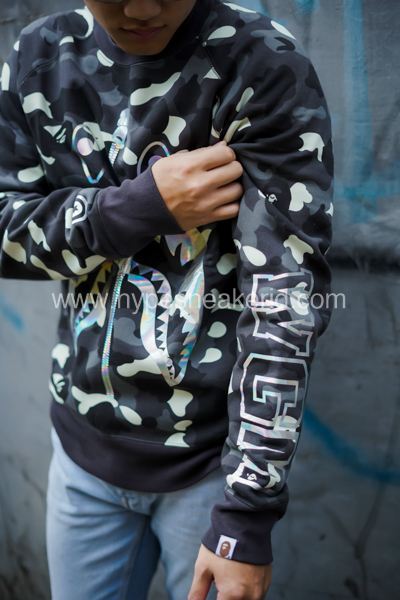 MOTIF CAMO brand bape