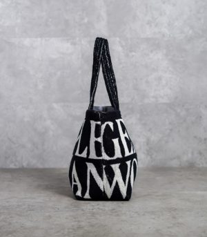 GENTLE WOMAN BLACK BAG