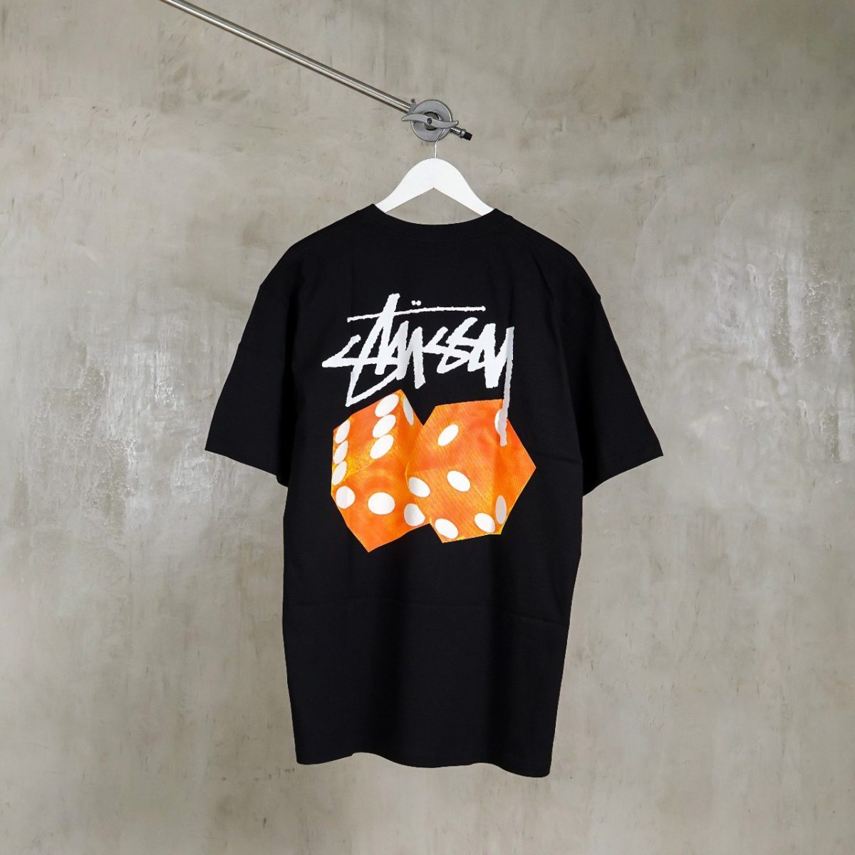 STUSSY BLACK ORANGE TSHIRT