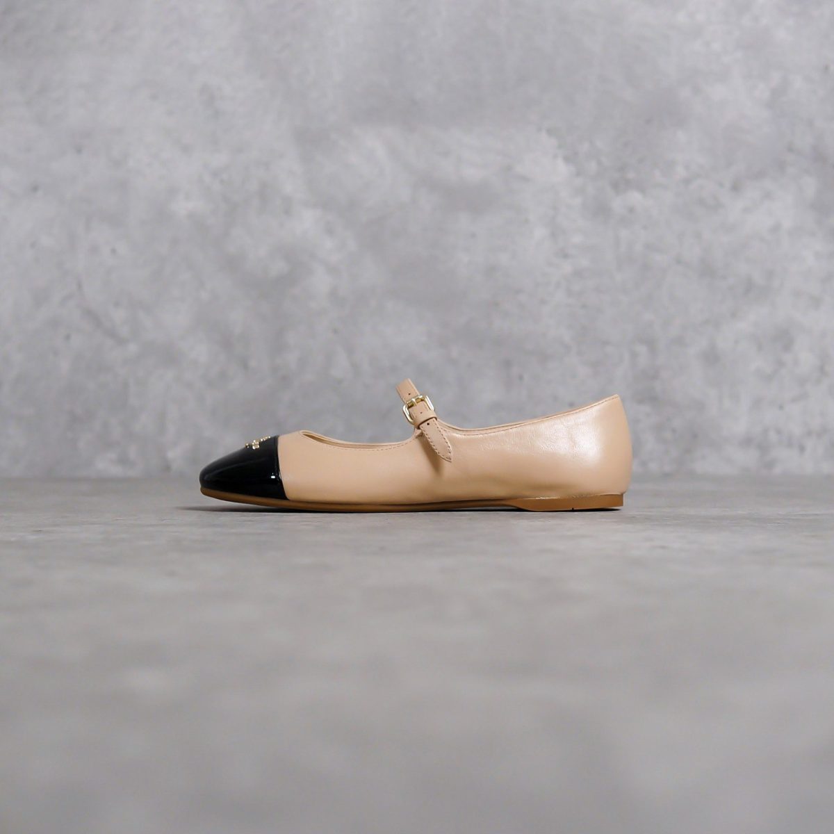 COACH NUDE FLAT SHOES