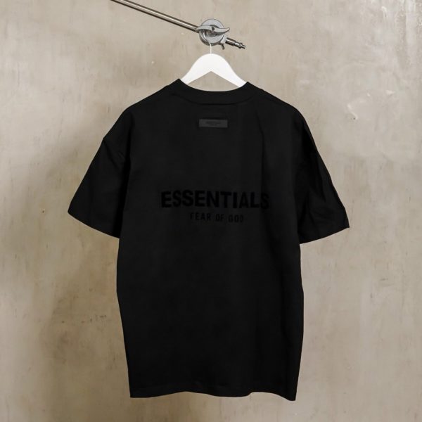 ESSENTIALS BLACK TSHIRT