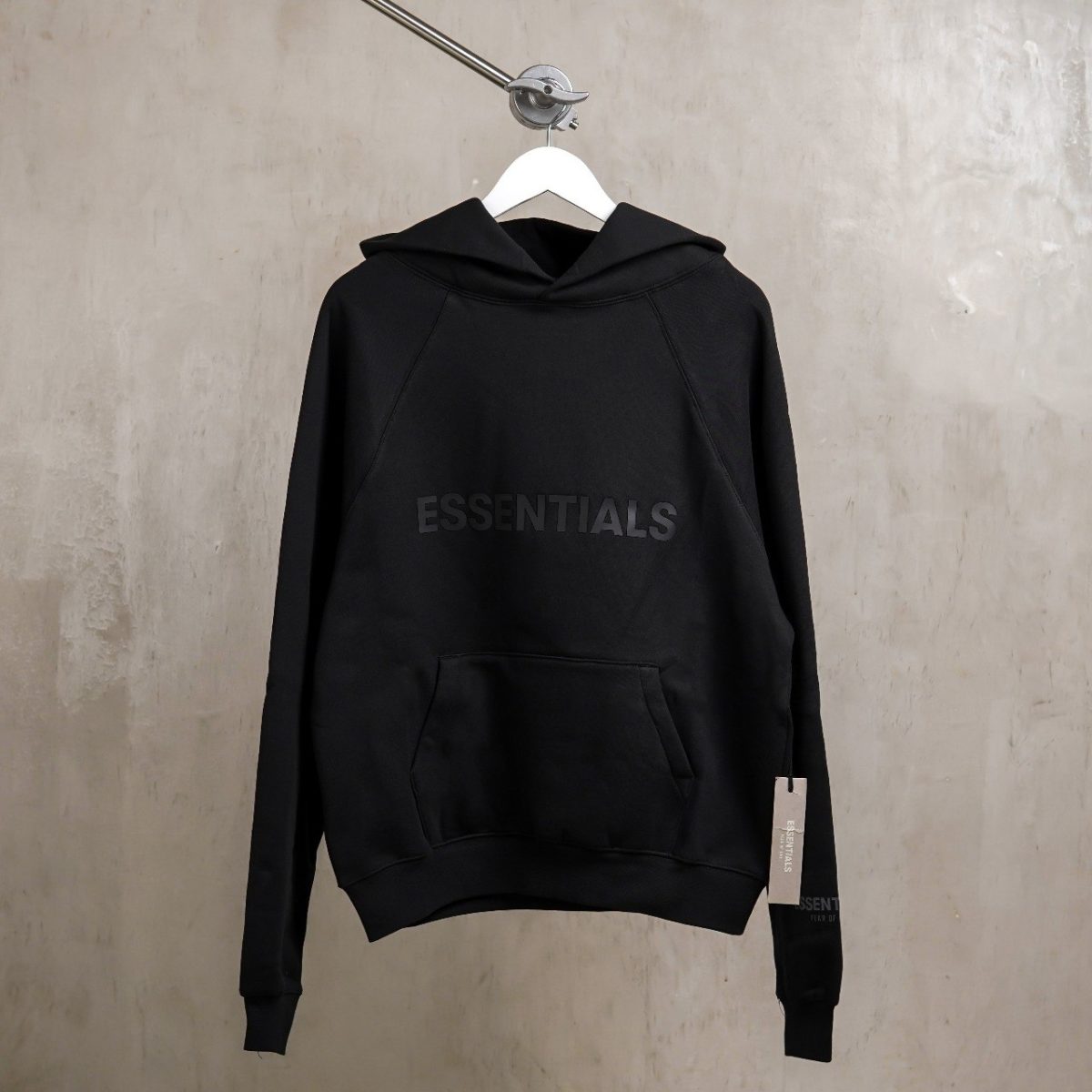 ESSENTIALS BLACK HOODIE