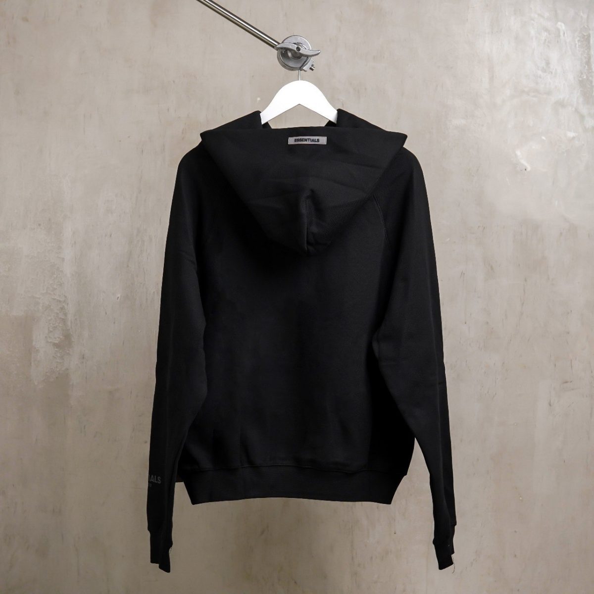 ESSENTIALS BLACK HOODIE