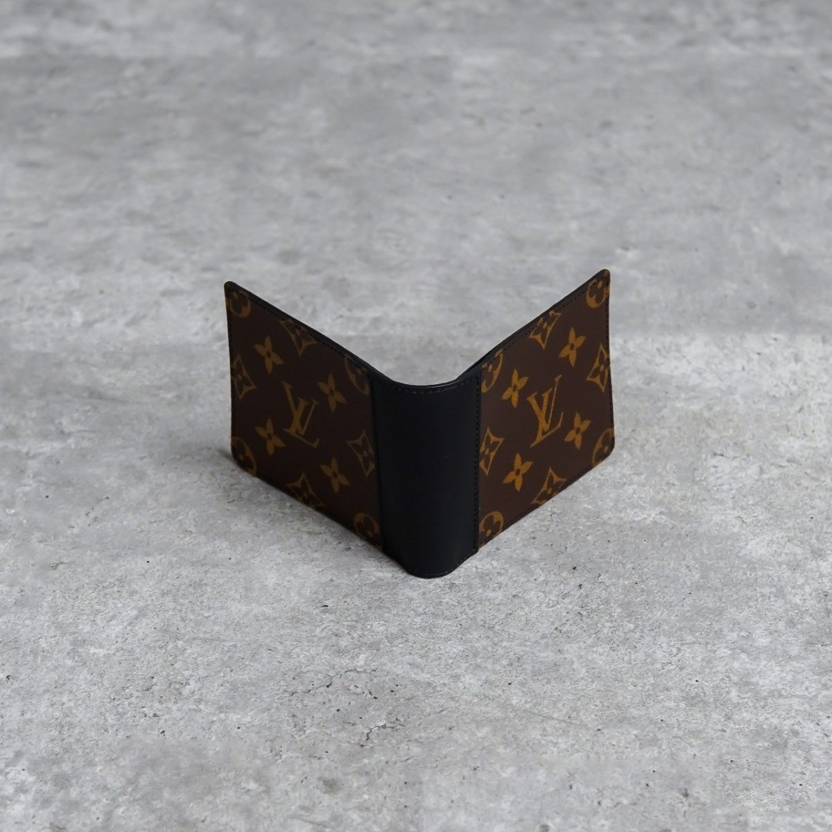 LOUIS VUITTON BROWN WALLET