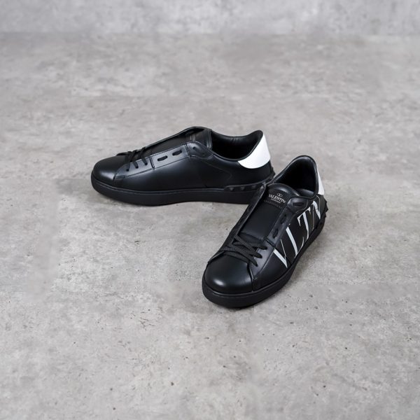 VALENTINO BLACK SNEAKER