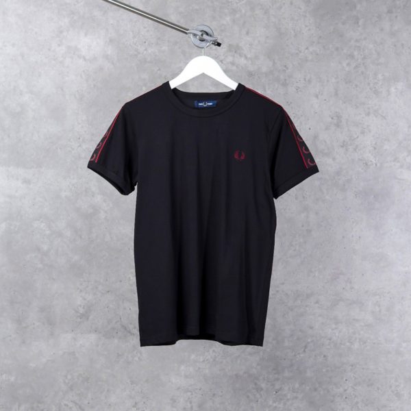 FRED PERRY BLACK TSHIRT