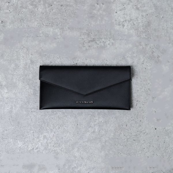 GIVENCHY BLACK WALLET