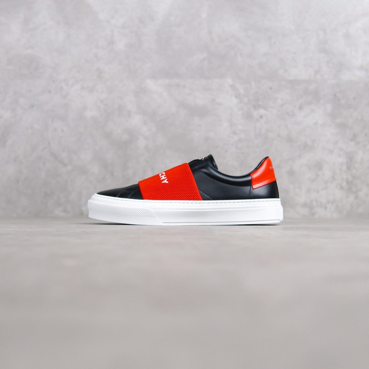 GIVENCHY RED BLACK SNEAKER