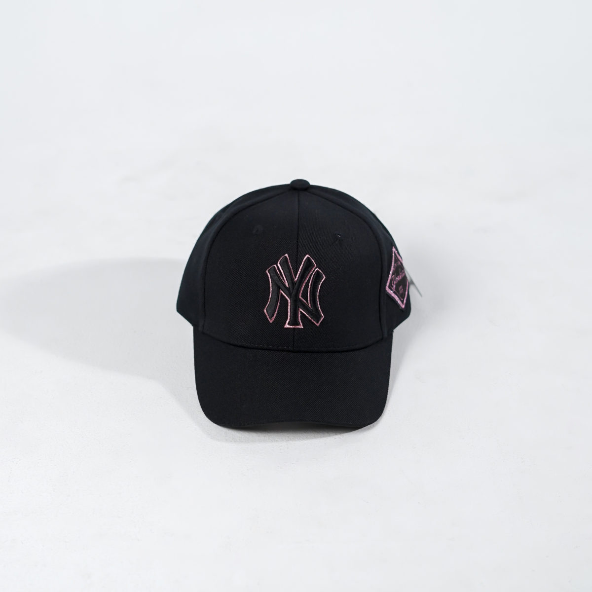 MLB NY OUTLINE YANKEES PINK BLACK CAP