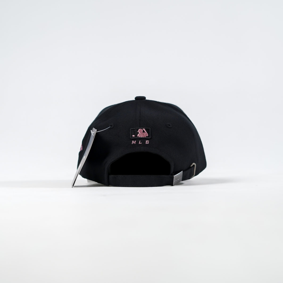 MLB NY OUTLINE YANKEES PINK BLACK CAP