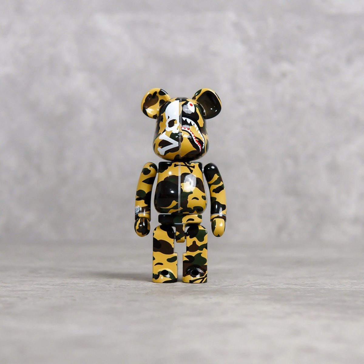 MASTERMIND X BAPE BEARBRICK CAMO 200 - 200%